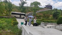 <b>不畏酷暑，，旅行指导促提升</b>