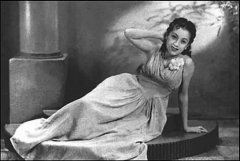 注视的拓扑学：：：上官云珠雕塑中的时空褶皱